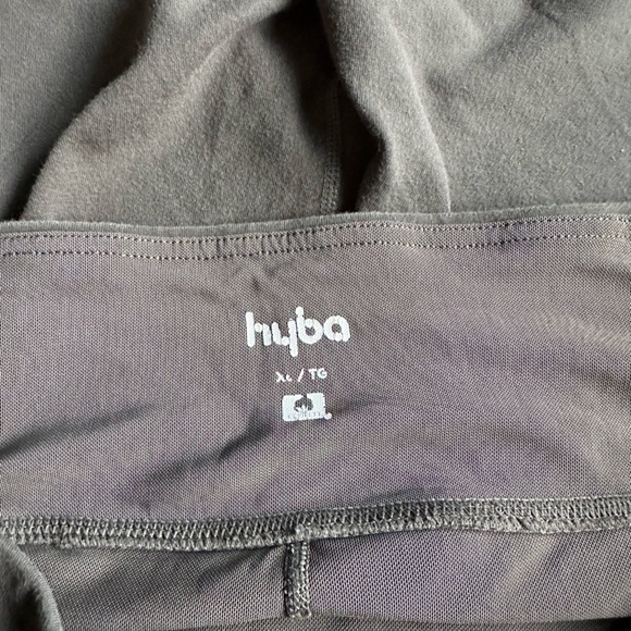 HYBA XL Capri Workout Gear - Picture 3 of 4